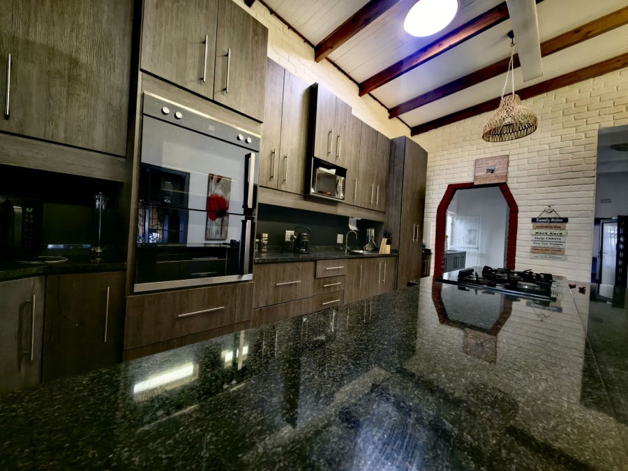 3 Bedroom Property for Sale in Safari Gardens North West